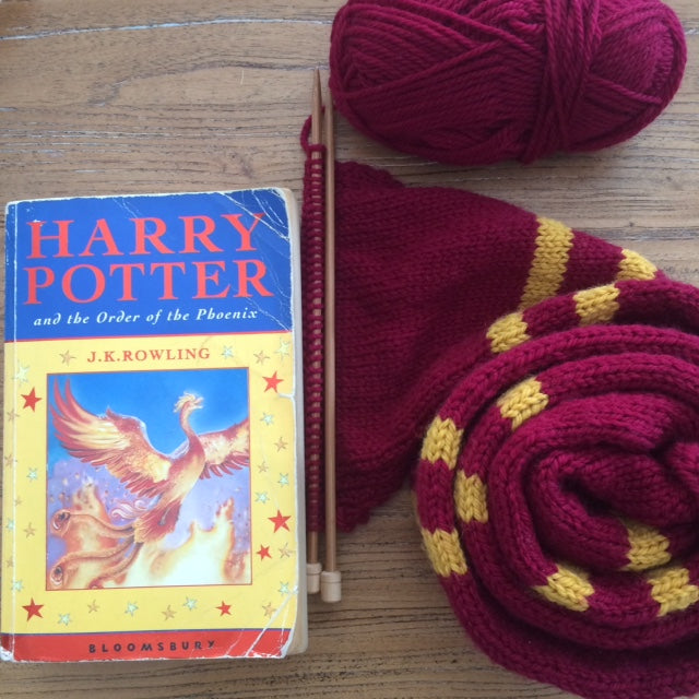 Book week : gryffindor scarf