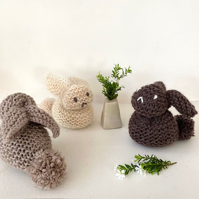 2024 : Knitted Bunnies