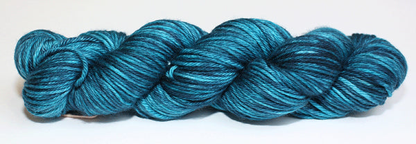 Fiori : Hand Dyed DK IV