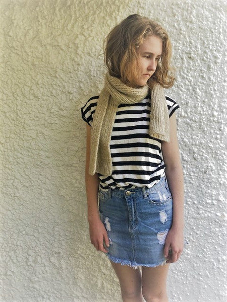 Kit: Classic Seafarer's Scarf on model looking down