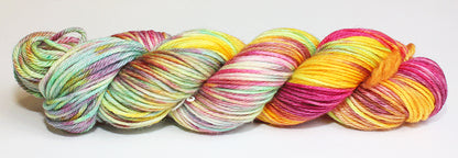Fiori : Hand Dyed DK IV