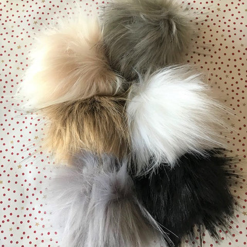 Furreal : vegan fur pom poms