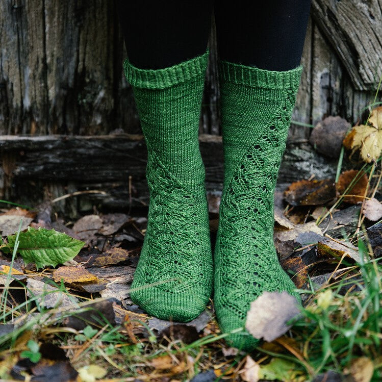 BOOK : 52 Weeks of Socks (softcover)