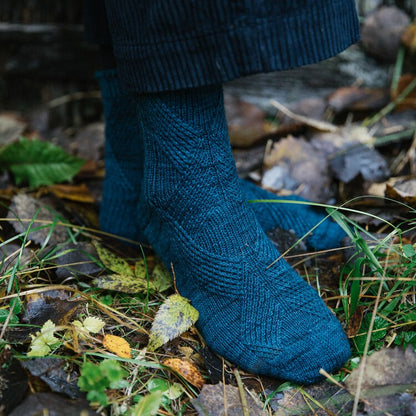 BOOK : 52 Weeks of Socks (softcover)