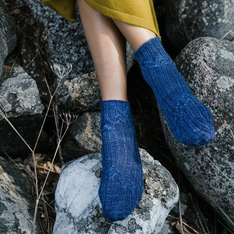 BOOK : 52 Weeks of Socks (softcover)